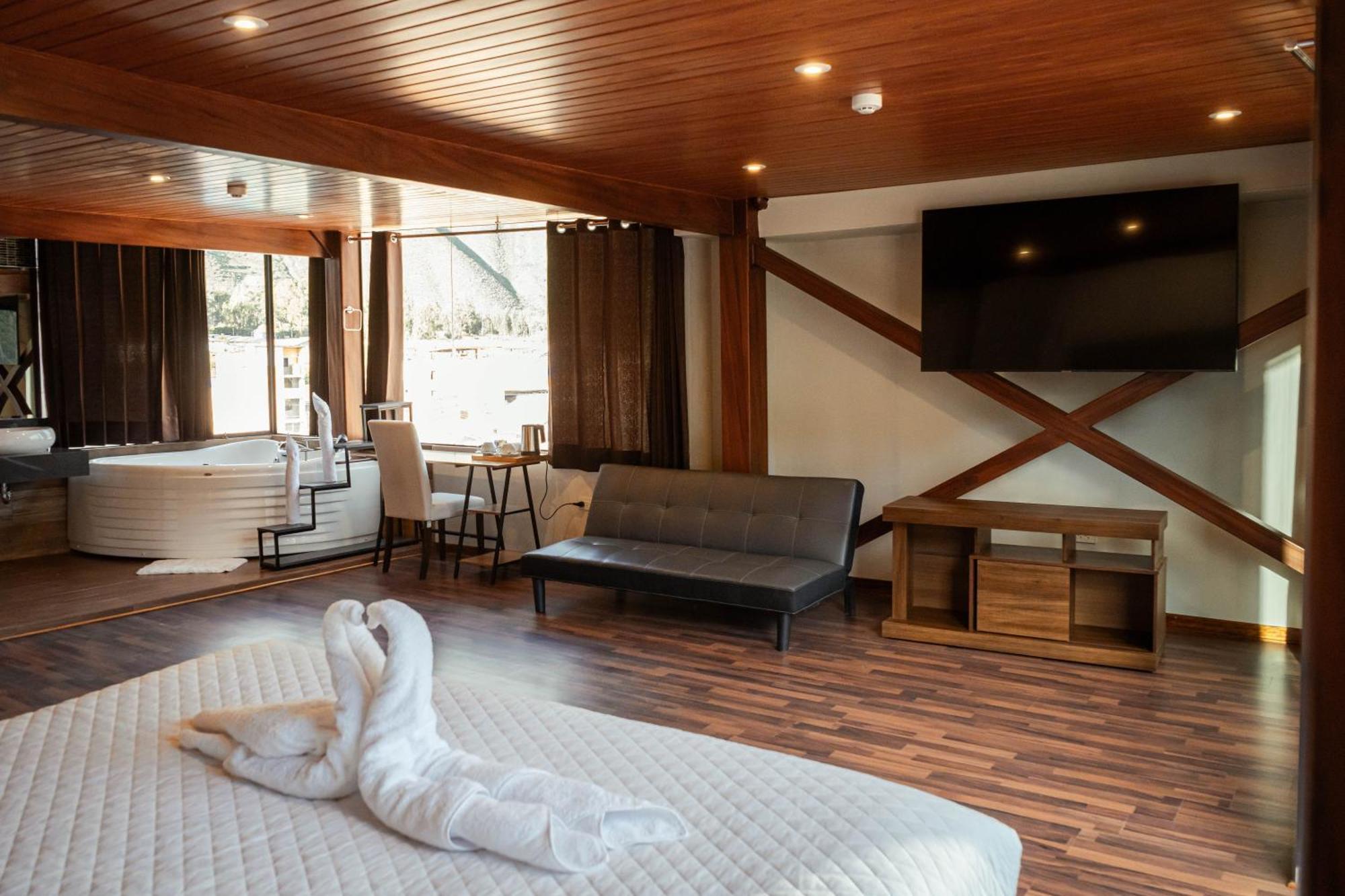 Hotel California Urubamba Εξωτερικό φωτογραφία