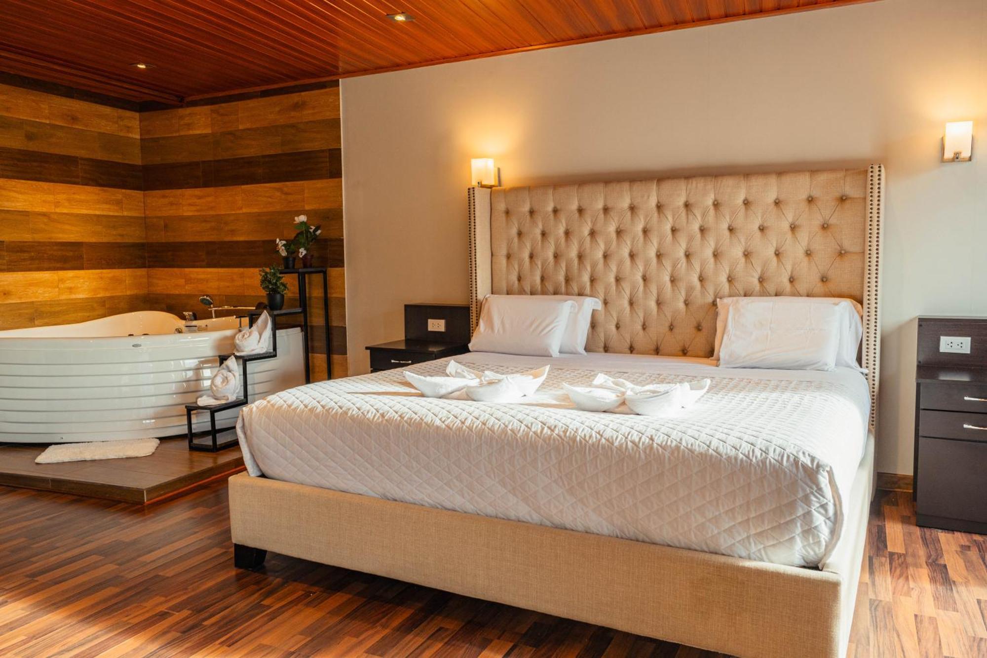 Hotel California Urubamba Εξωτερικό φωτογραφία